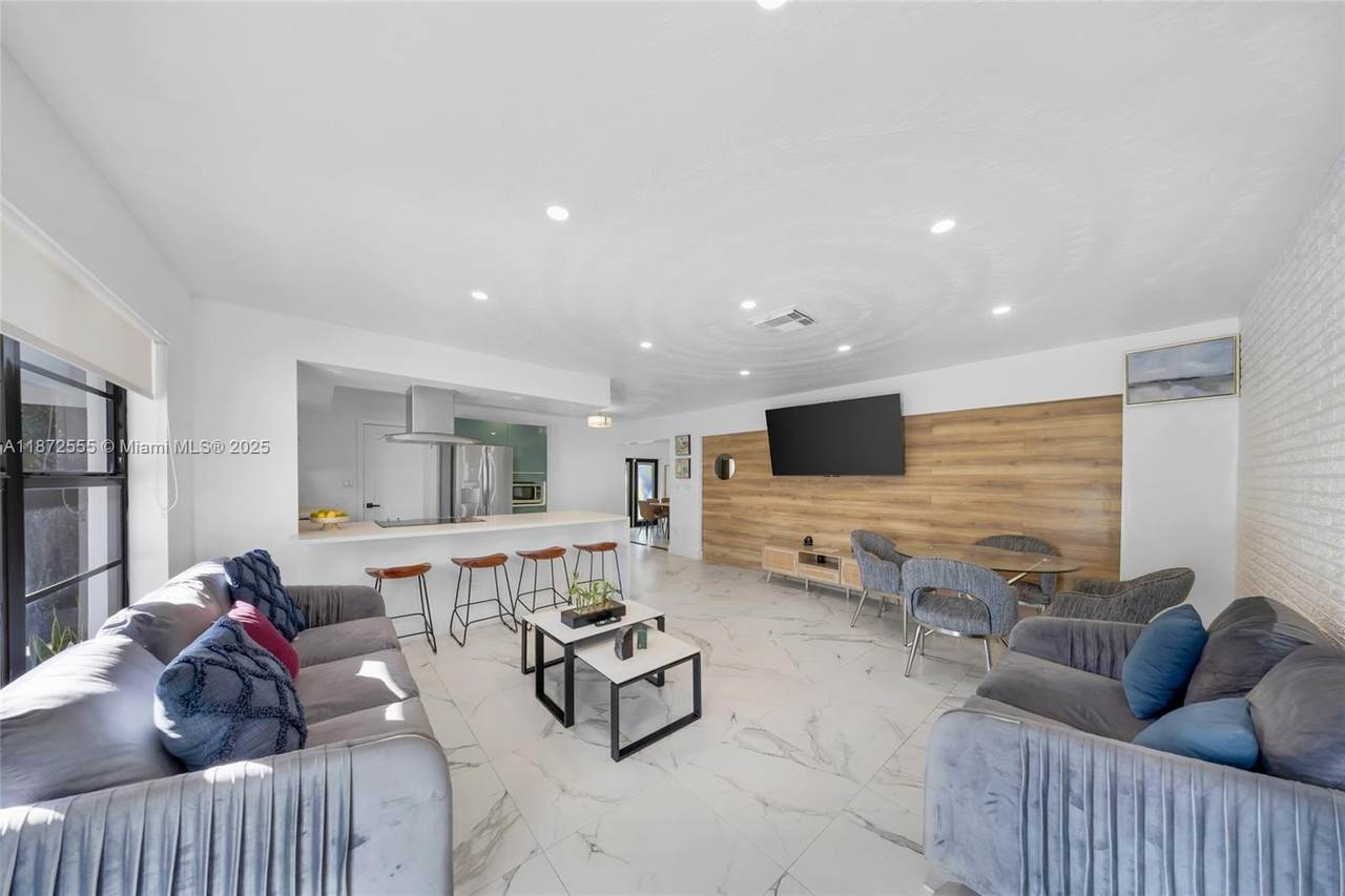 11420 4th Ave - Photo 1