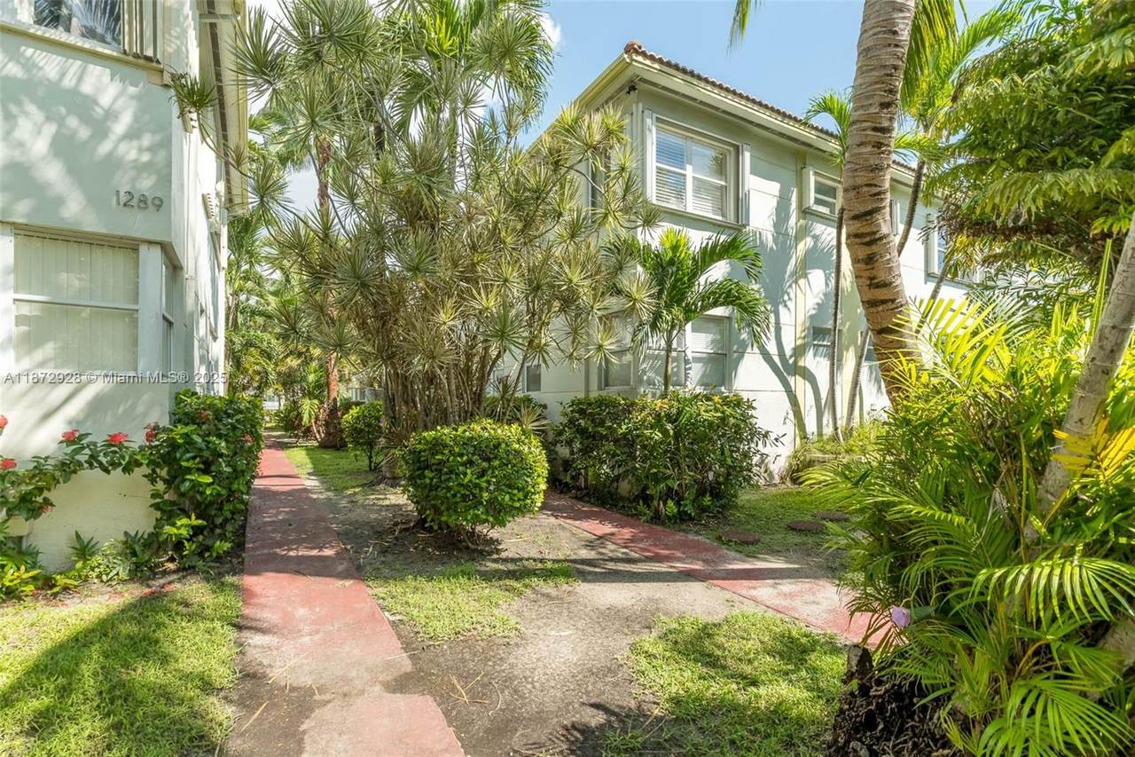 1275 Marseille Dr - Photo 1