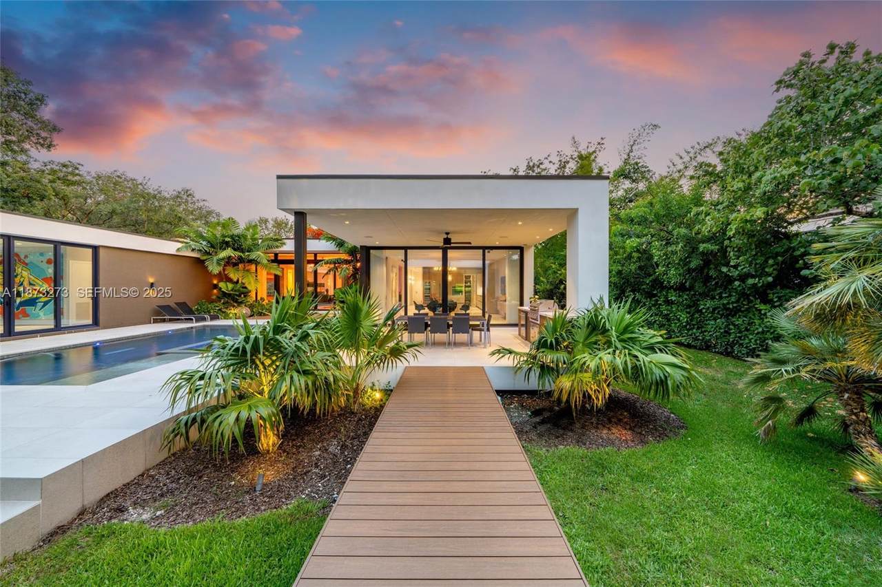https://bt-photos.global.ssl.fastly.net/miami/1280_boomver_2_A11873273-2.jpg