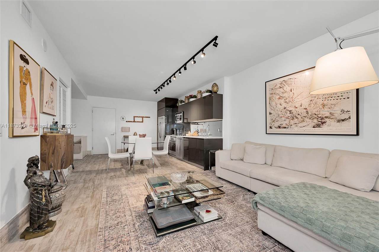31 6th St - Photo 1
