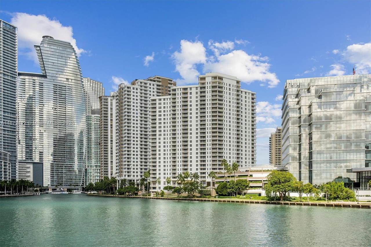https://bt-photos.global.ssl.fastly.net/miami/1280_boomver_2_A11873412-2.jpg