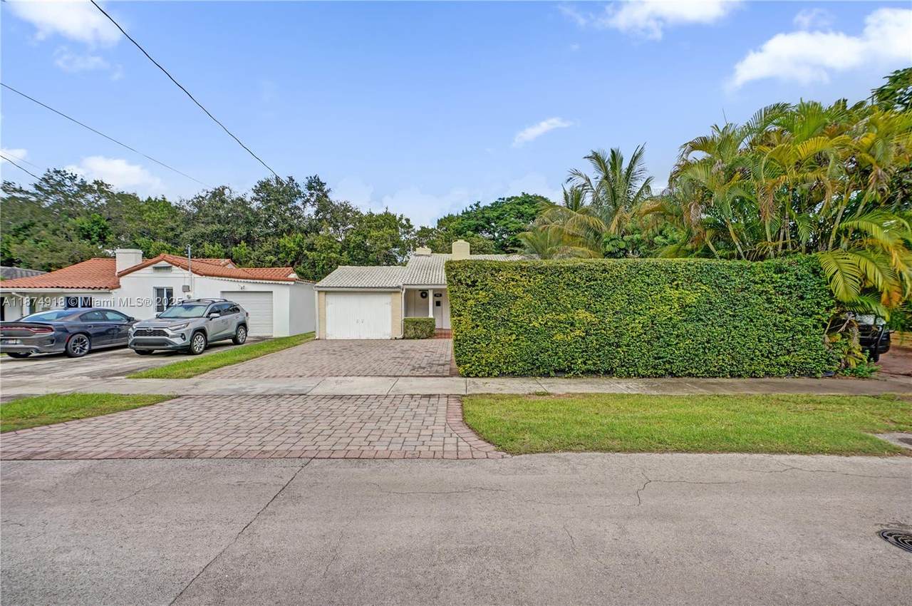 755 88th St - Photo 1