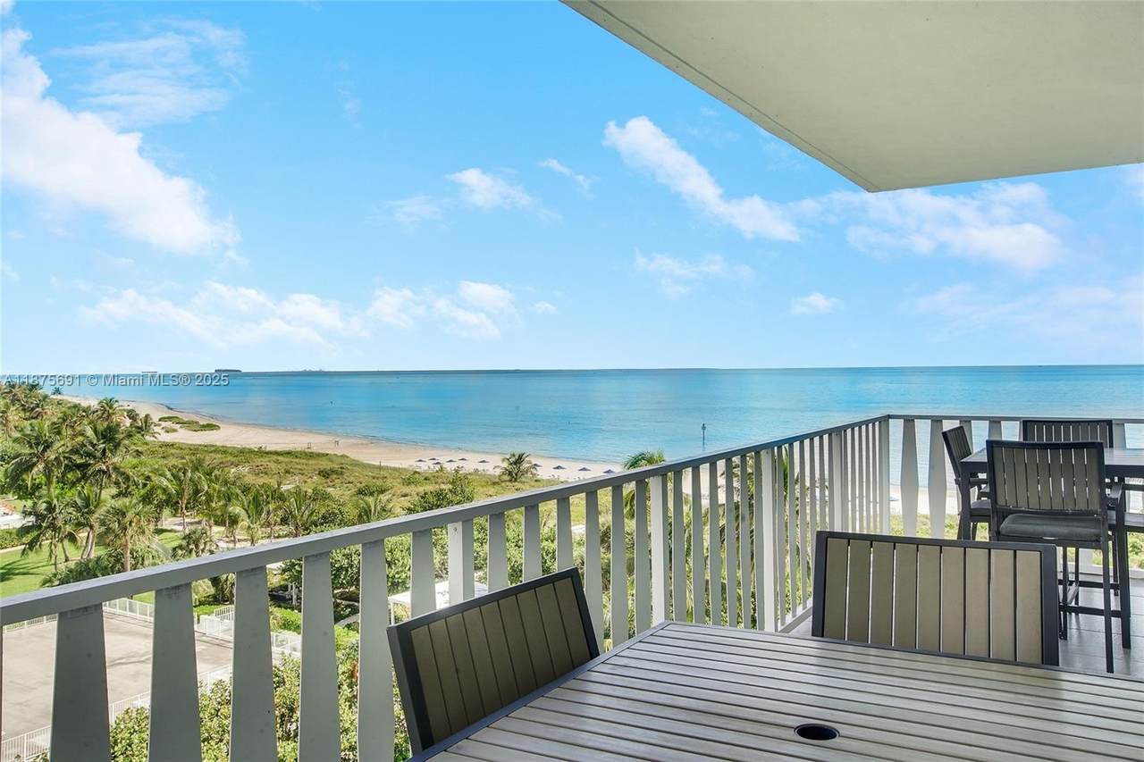 https://bt-photos.global.ssl.fastly.net/miami/1280_boomver_2_A11875691-2.jpg