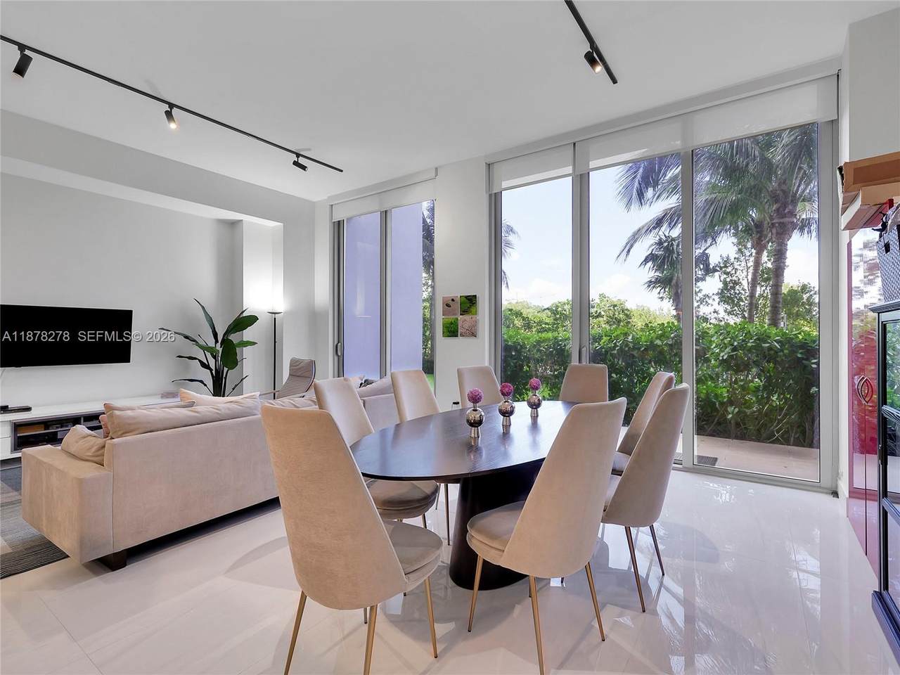 16385 Biscayne Blvd - Photo 1