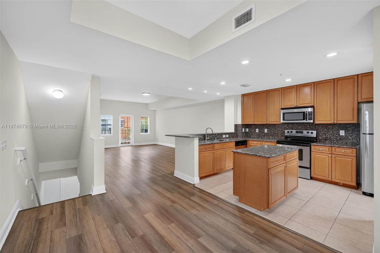 617 1st Ave - Photo 1