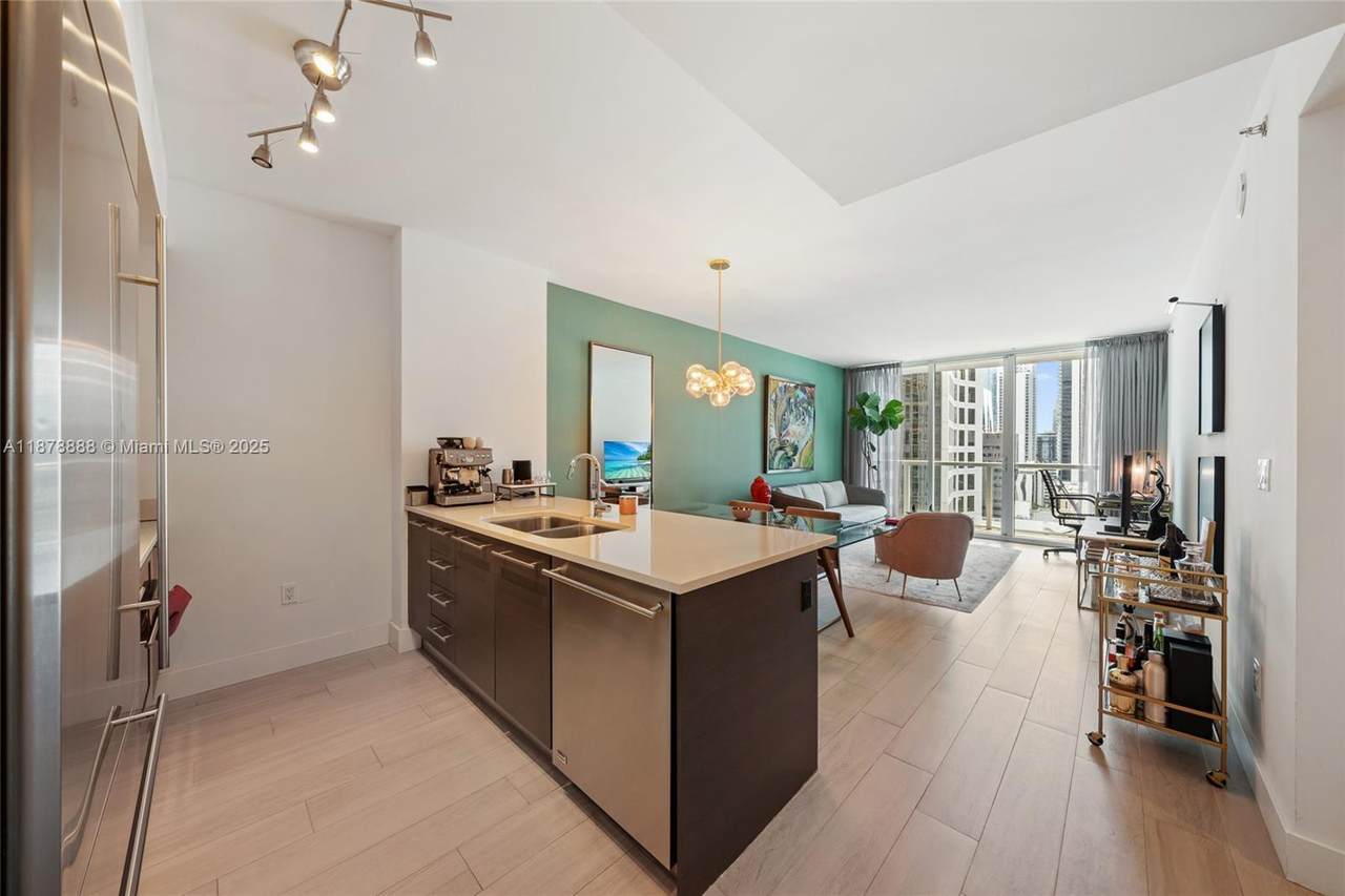 55 6th St - Photo 1