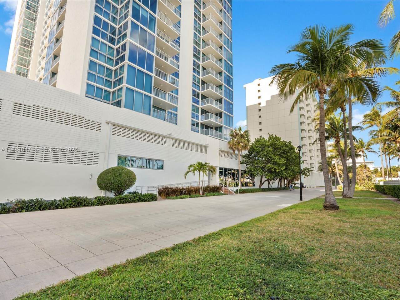 2655 Collins Ave - Photo 1