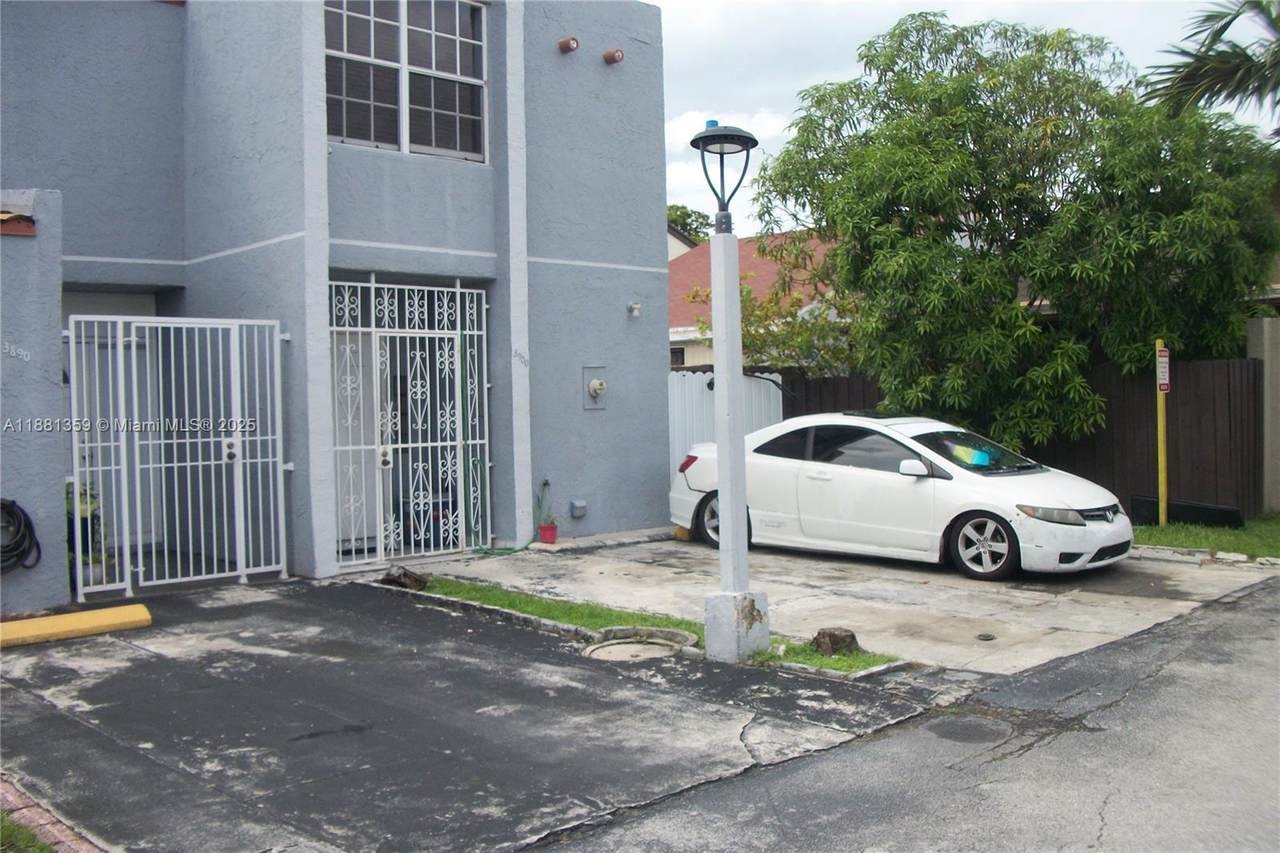 3900 8th Ln - Photo 1