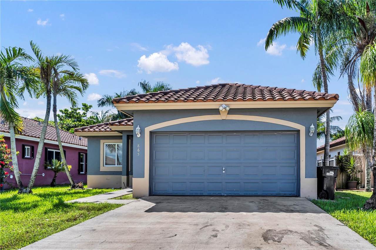 865 6th St - Photo 1