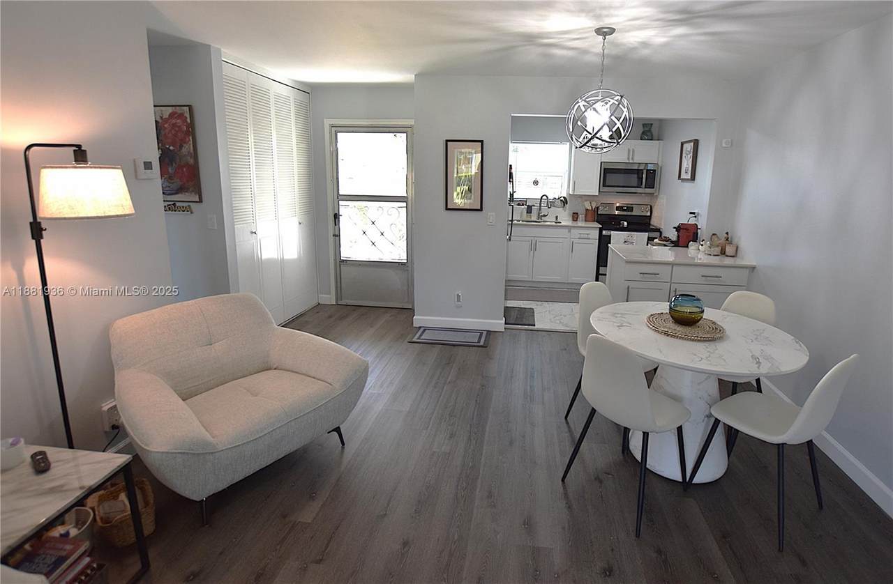 2572 Emory Dr - Photo 1