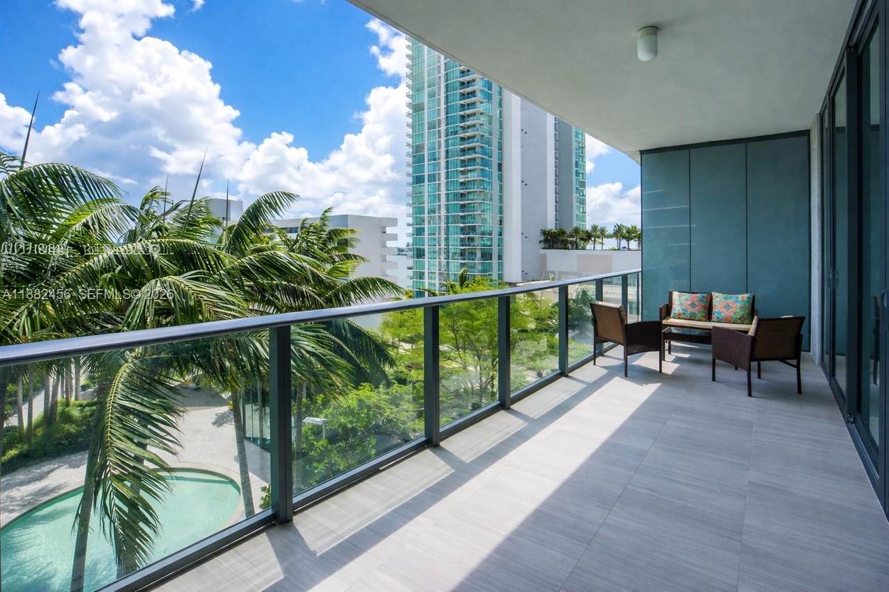 https://bt-photos.global.ssl.fastly.net/miami/1280_boomver_2_A11882456-2.jpg
