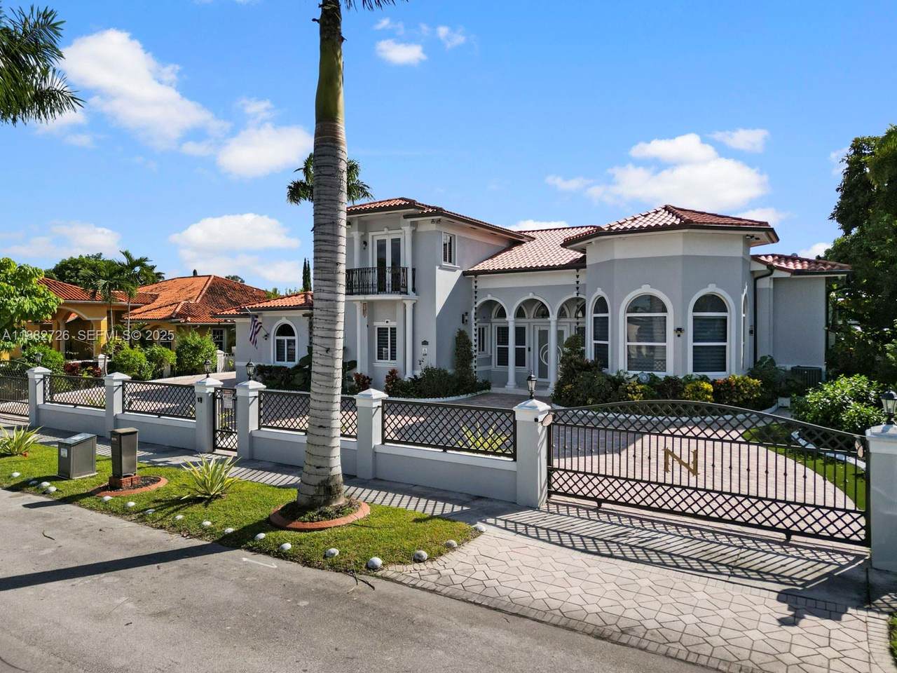 https://bt-photos.global.ssl.fastly.net/miami/1280_boomver_2_A11882726-2.jpg