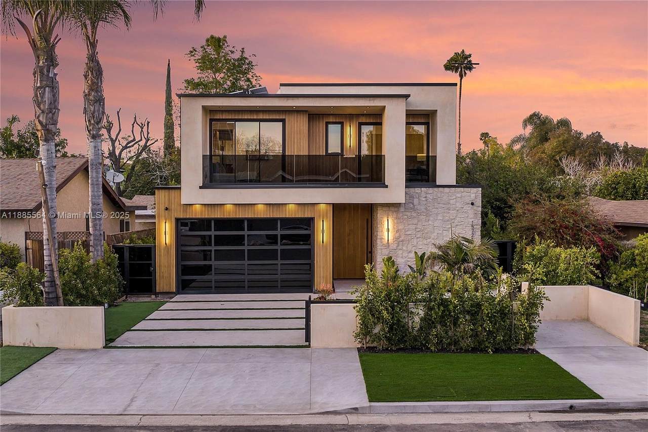 181 41st St - Photo 1