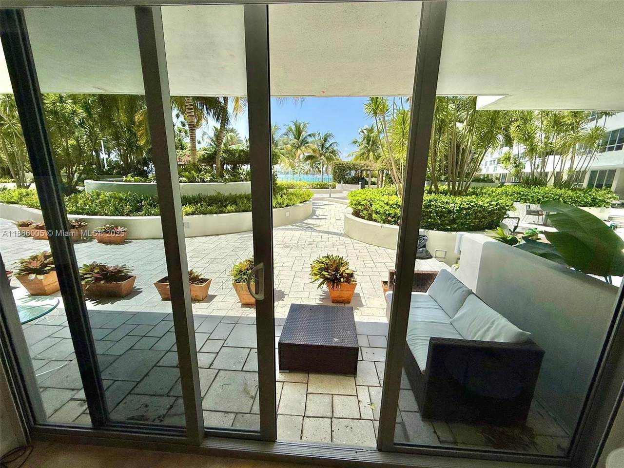 https://bt-photos.global.ssl.fastly.net/miami/1280_boomver_2_A11886005-2.jpg