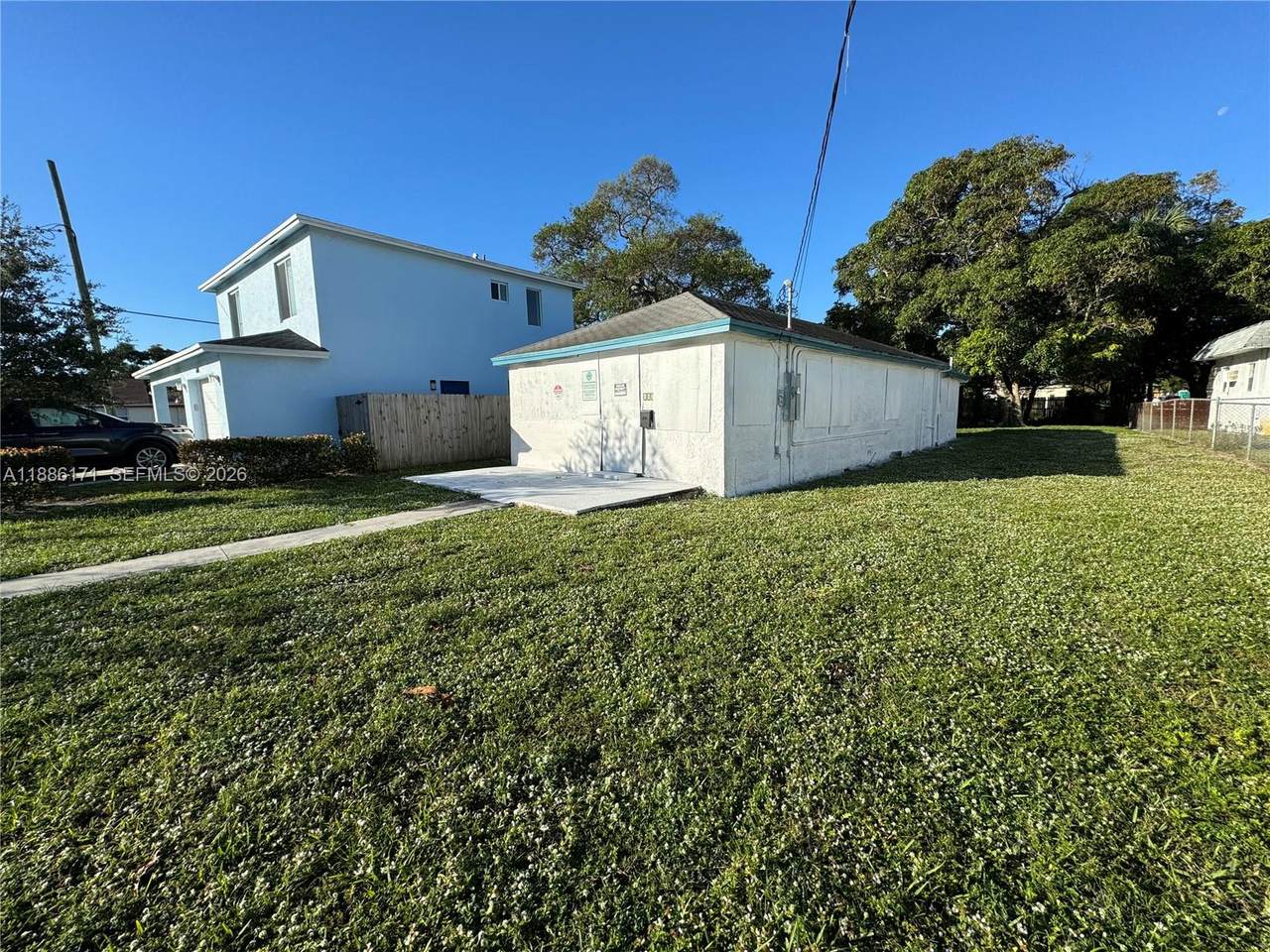 607 8th Ave - Photo 1