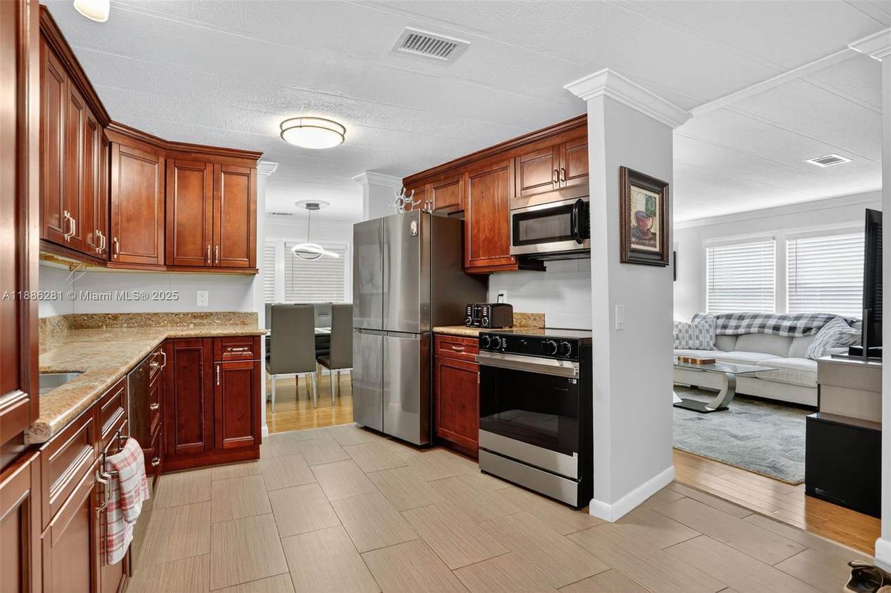 123 51st Ct - Photo 1