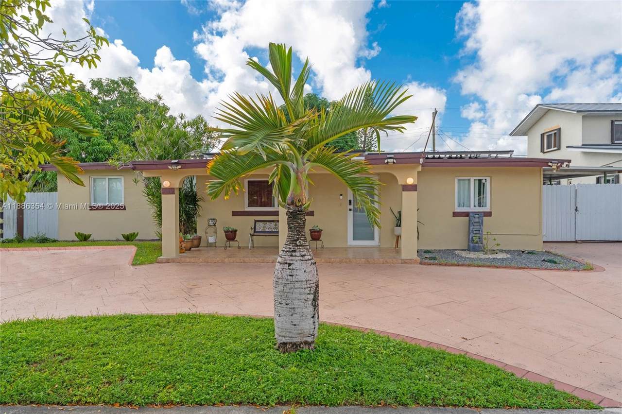 10920 41st St - Photo 1