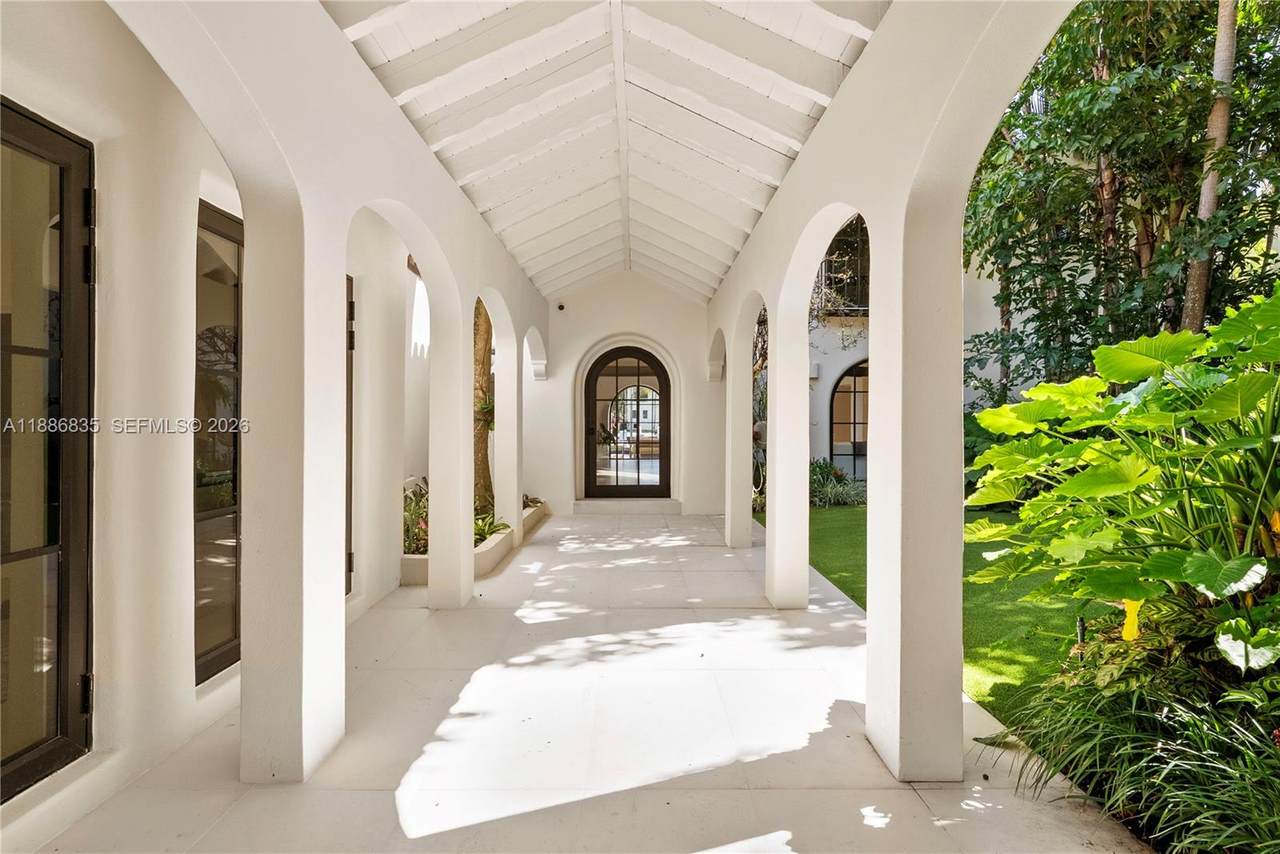 https://bt-photos.global.ssl.fastly.net/miami/1280_boomver_2_A11886835-2.jpg