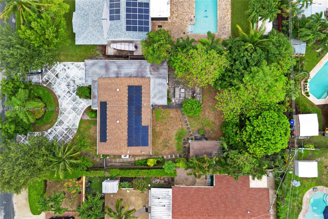 404 24th Ave - Photo 1