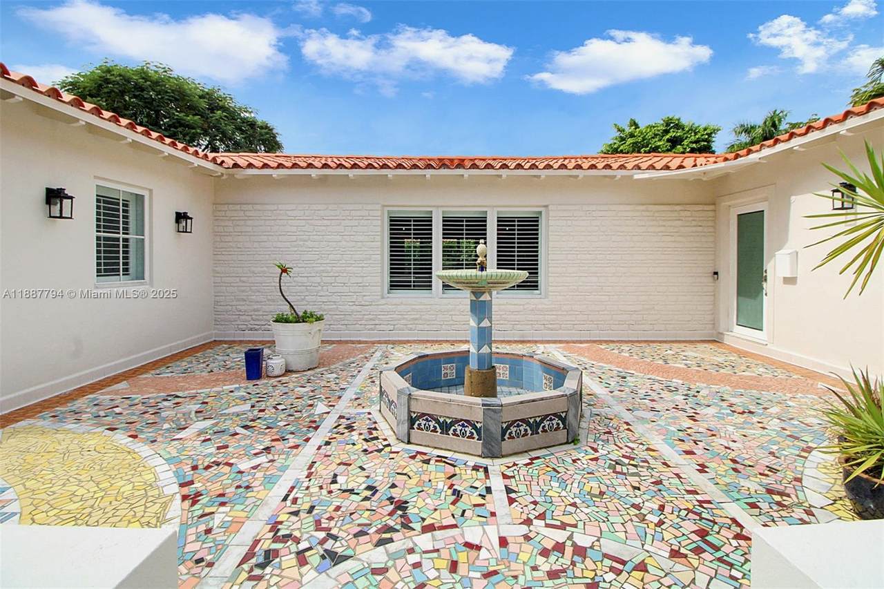 https://bt-photos.global.ssl.fastly.net/miami/1280_boomver_2_A11887794-2.jpg