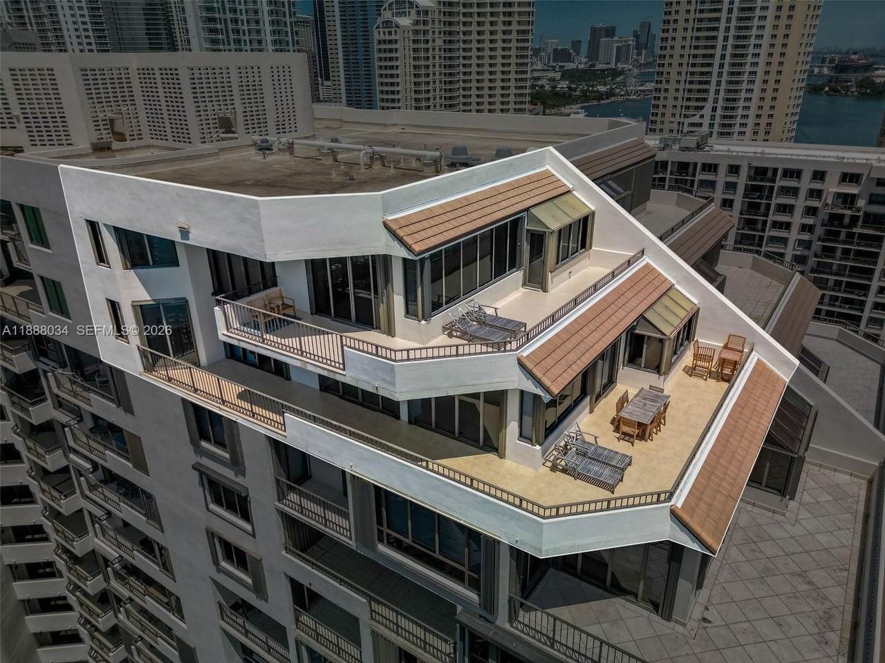 https://bt-photos.global.ssl.fastly.net/miami/1280_boomver_2_A11888034-2.jpg