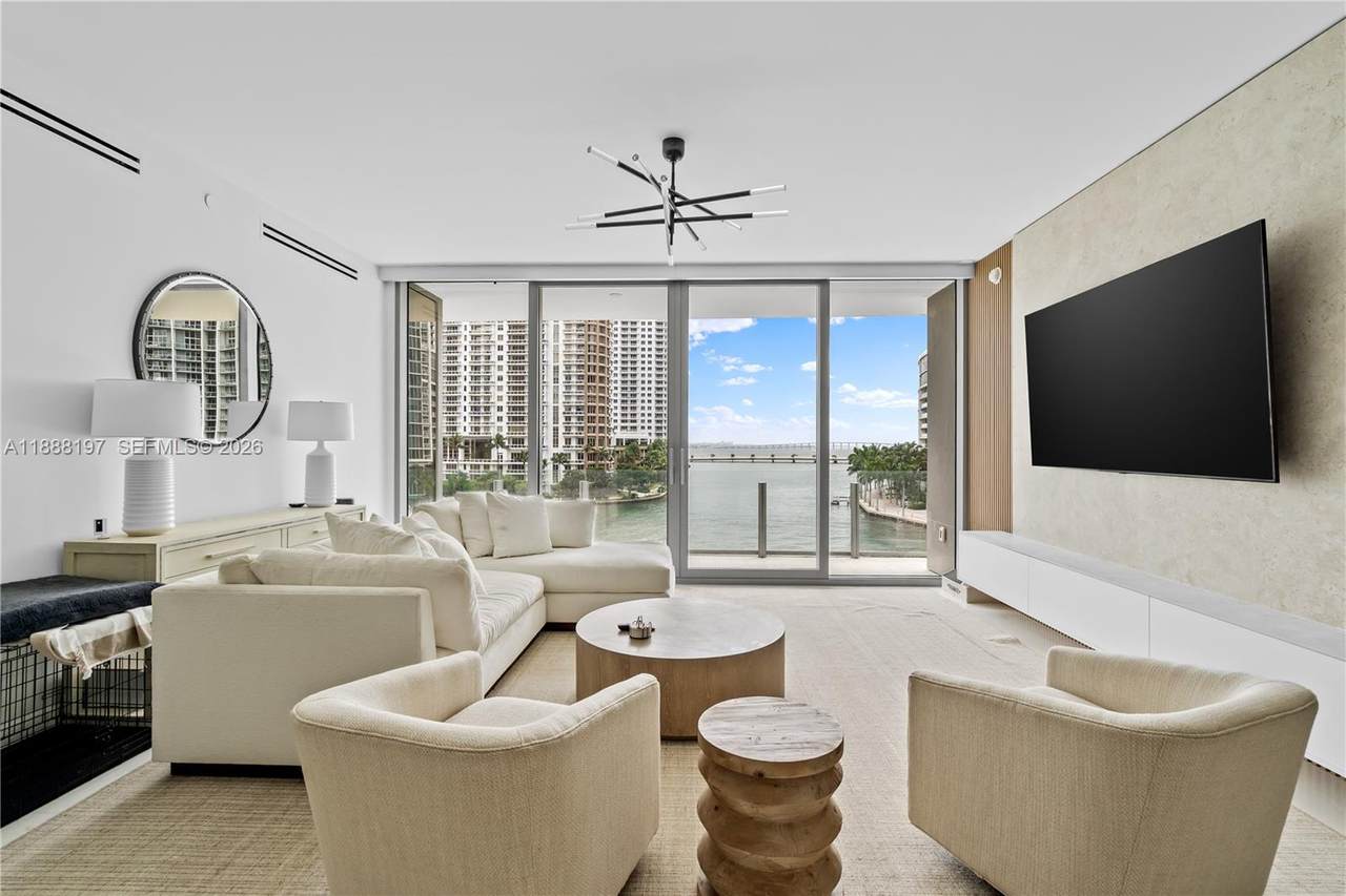 https://bt-photos.global.ssl.fastly.net/miami/1280_boomver_2_A11888197-2.jpg