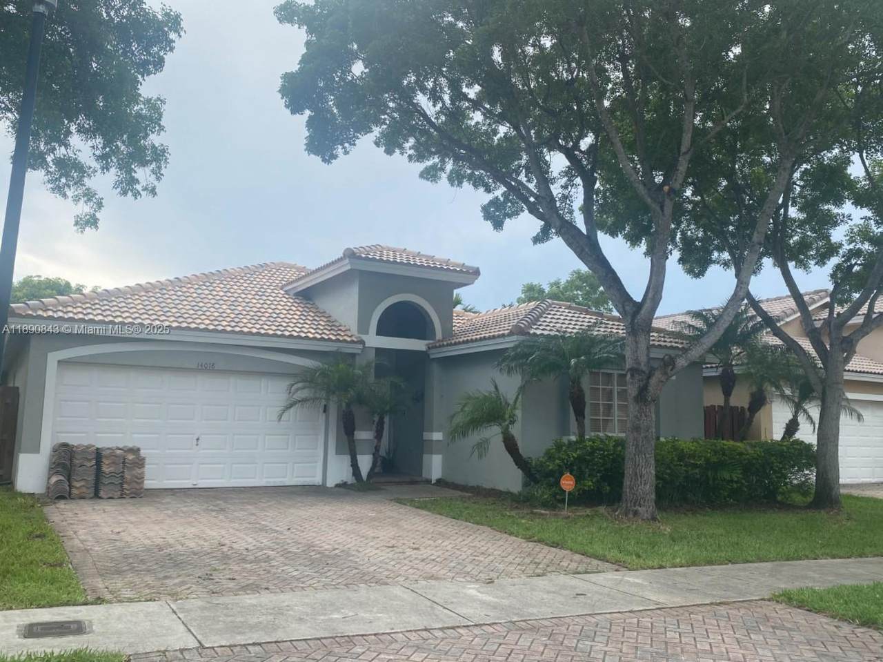 14018 155th Ct - Photo 1