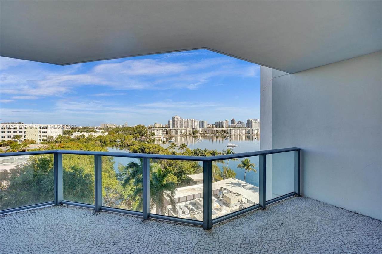 https://bt-photos.global.ssl.fastly.net/miami/1280_boomver_2_A11891072-2.jpg
