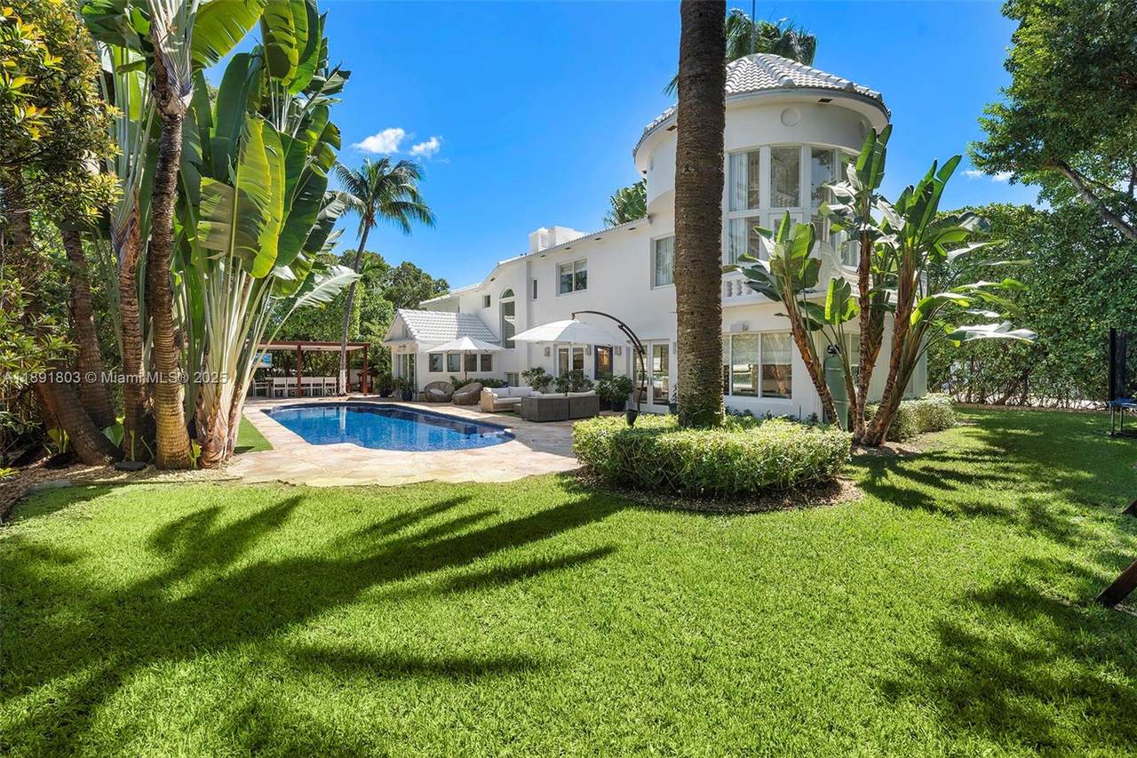 https://bt-photos.global.ssl.fastly.net/miami/1280_boomver_2_A11891803-2.jpg