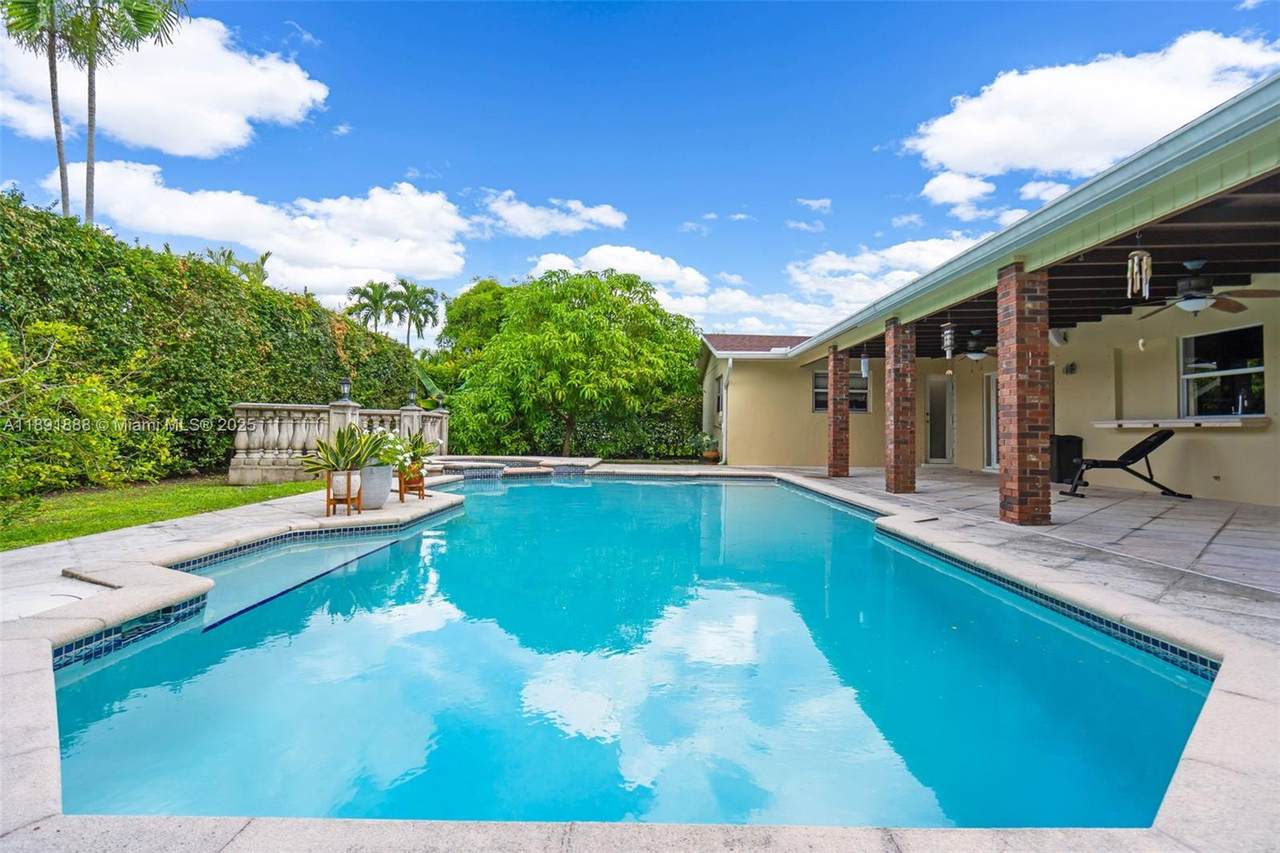 14263 76th St - Photo 1