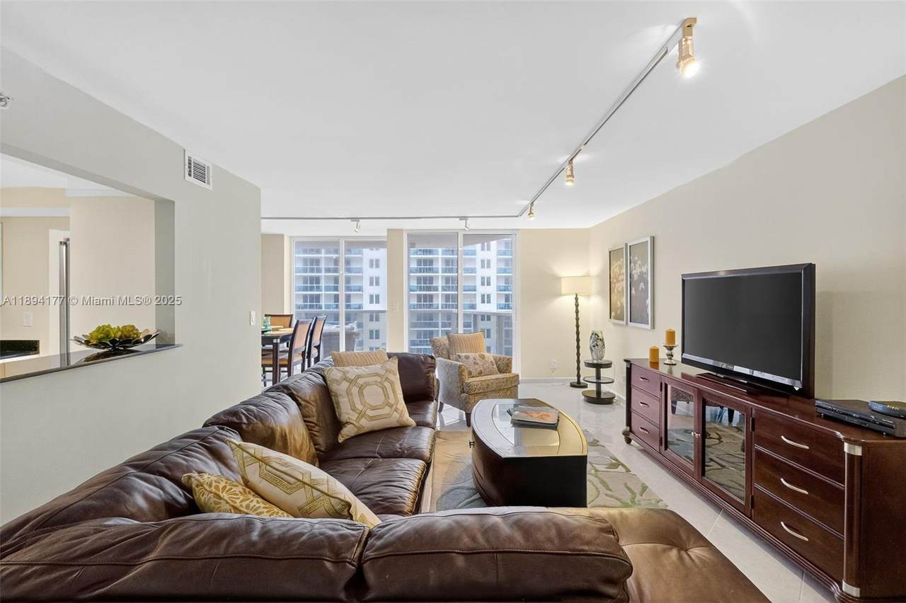 2401 Collins Ave - Photo 1