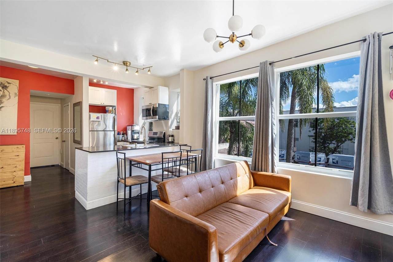 1320 Drexel Ave - Photo 1