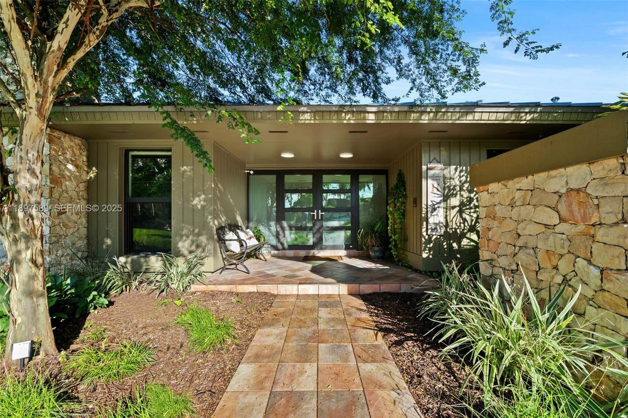 15625 73rd Ct - Photo 1