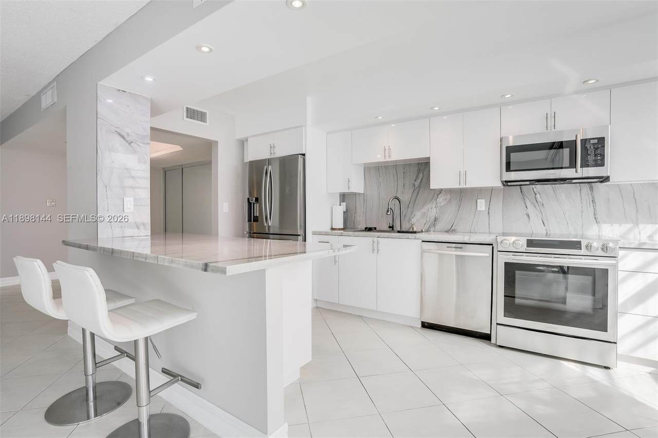 18071 Biscayne Blvd - Photo 1