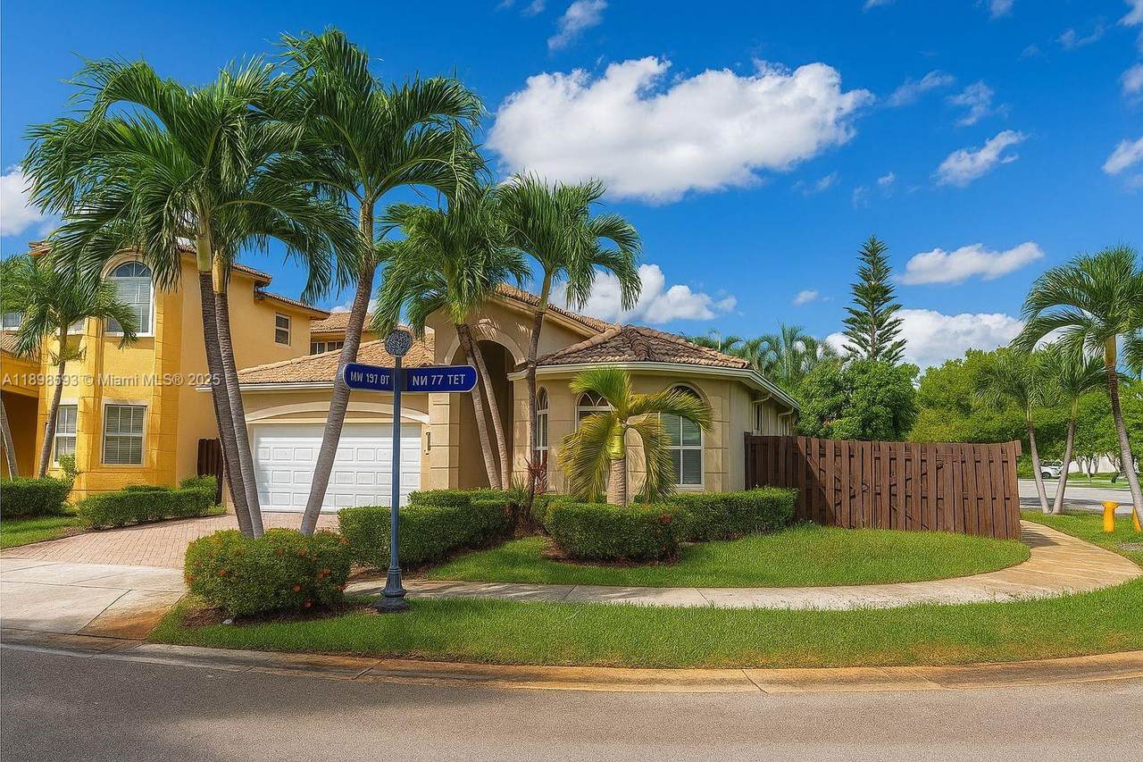https://bt-photos.global.ssl.fastly.net/miami/1280_boomver_2_A11898593-2.jpg