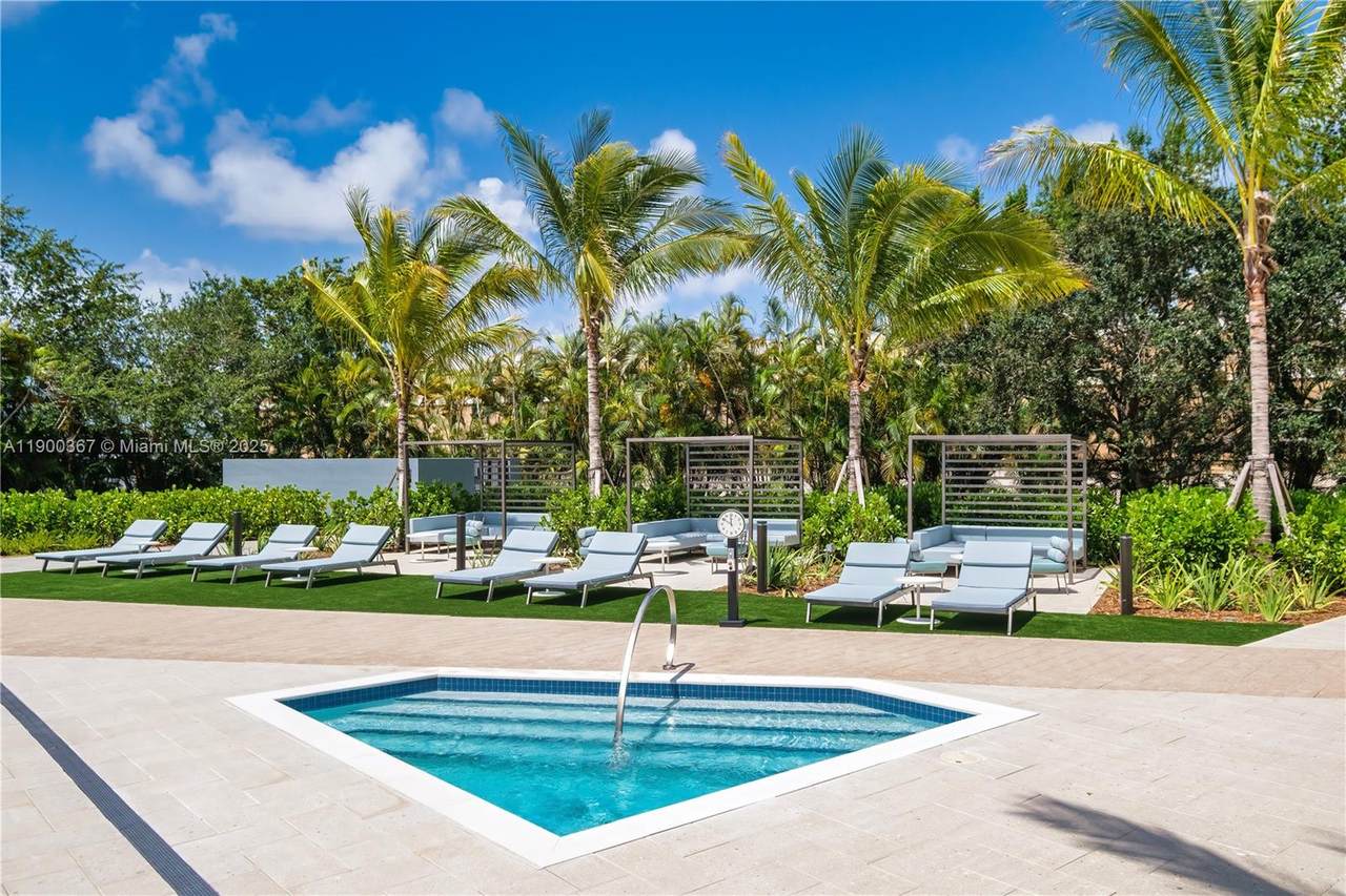 101 Diplomat Pkwy - Photo 1