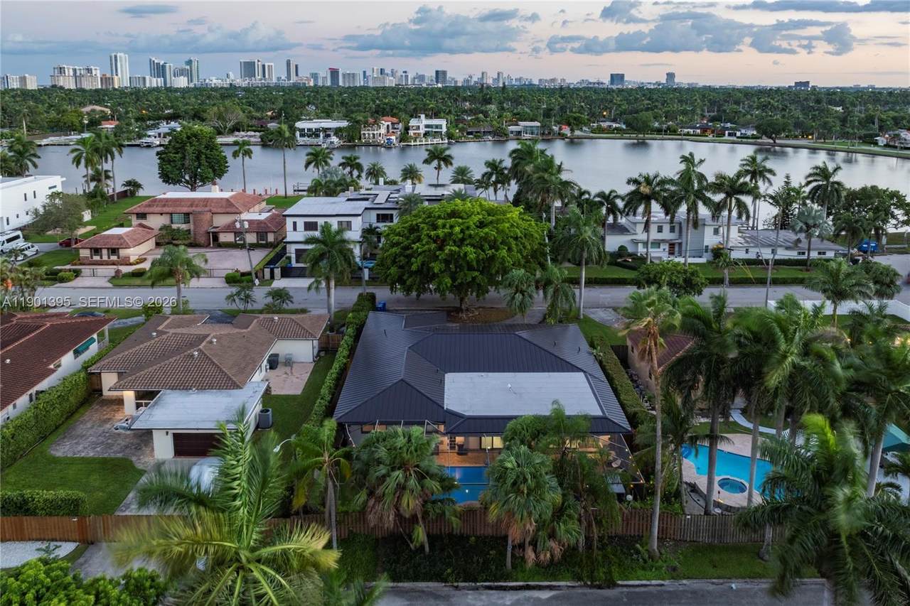 https://bt-photos.global.ssl.fastly.net/miami/1280_boomver_2_A11901395-2.jpg