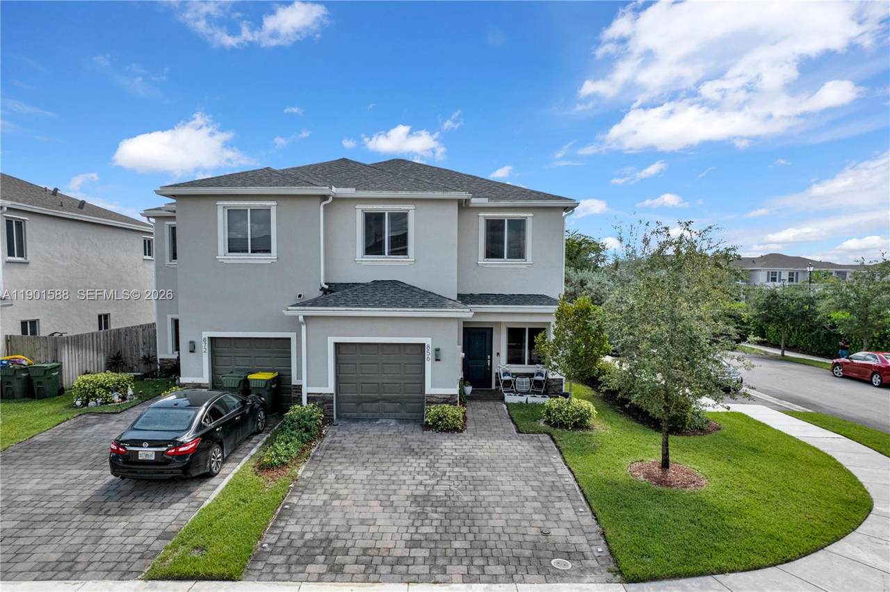 856 16th Ct - Photo 1