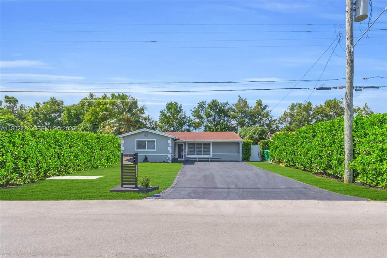 3000 Sunshine Blvd - Photo 1