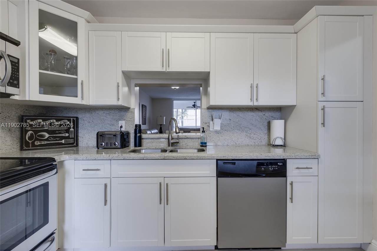 420 12th Ave - Photo 1