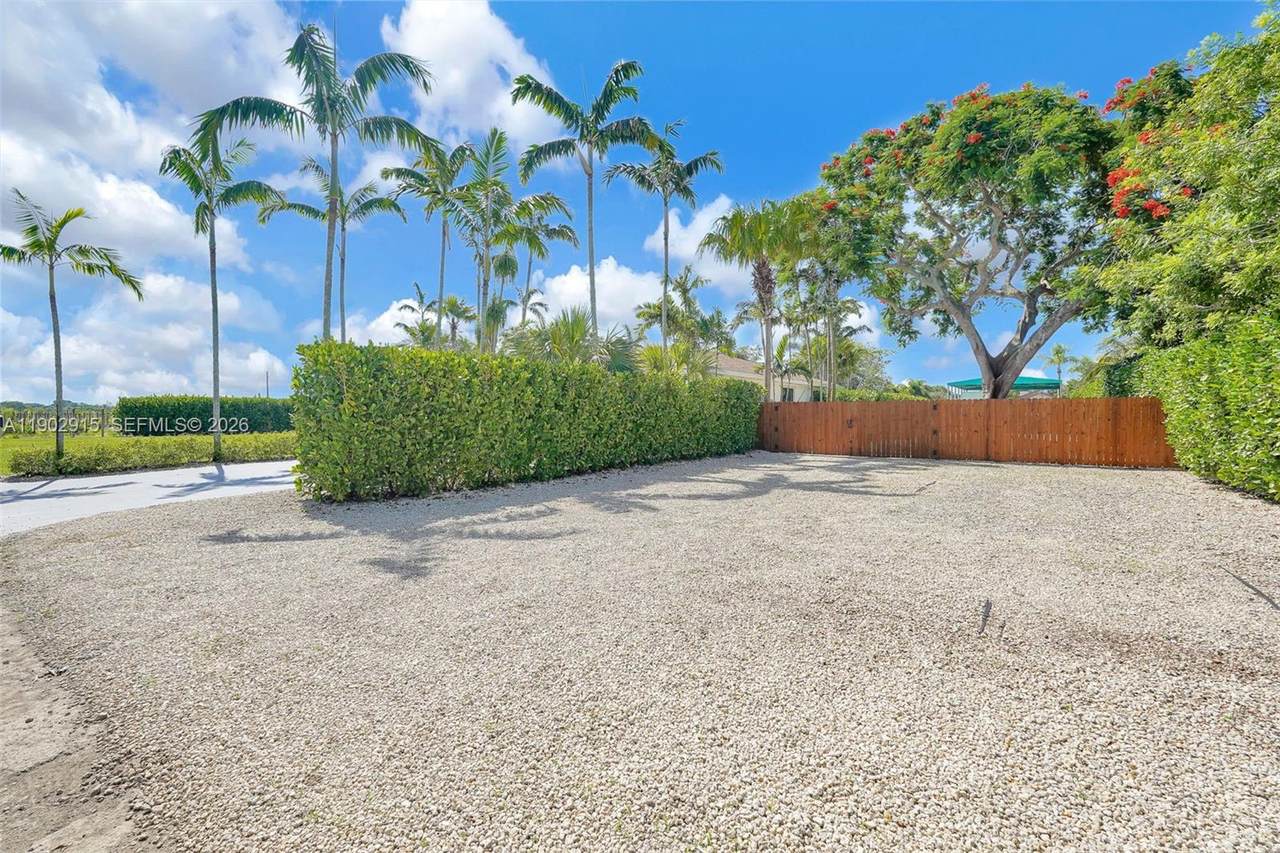 https://bt-photos.global.ssl.fastly.net/miami/1280_boomver_2_A11902915-2.jpg
