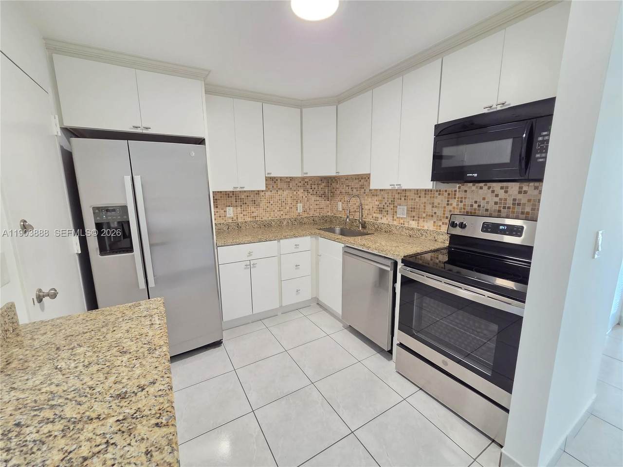 2821 Miami Beach Blvd - Photo 1
