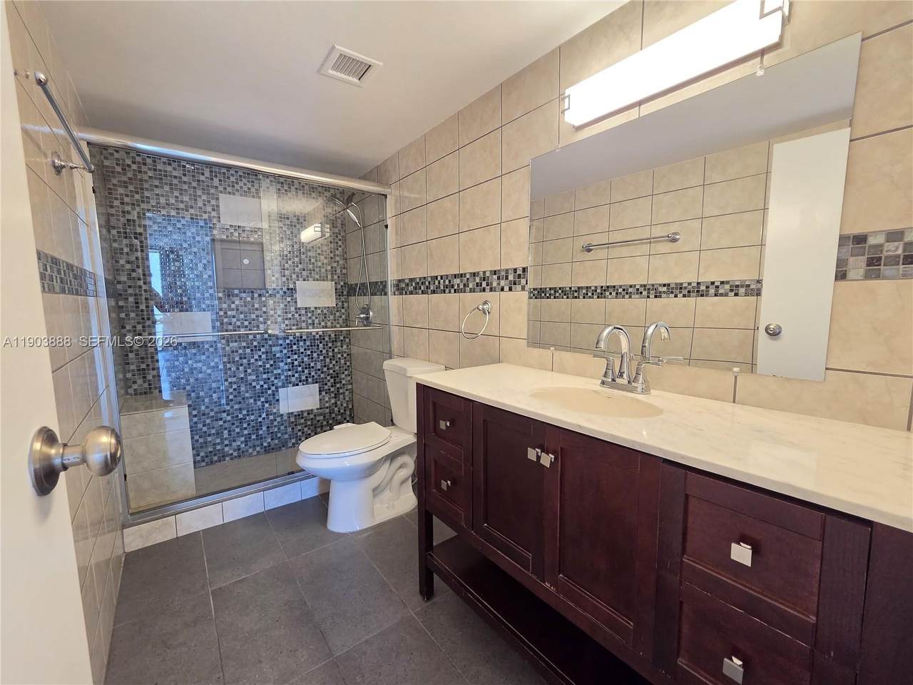 https://bt-photos.global.ssl.fastly.net/miami/1280_boomver_2_A11903888-2.jpg