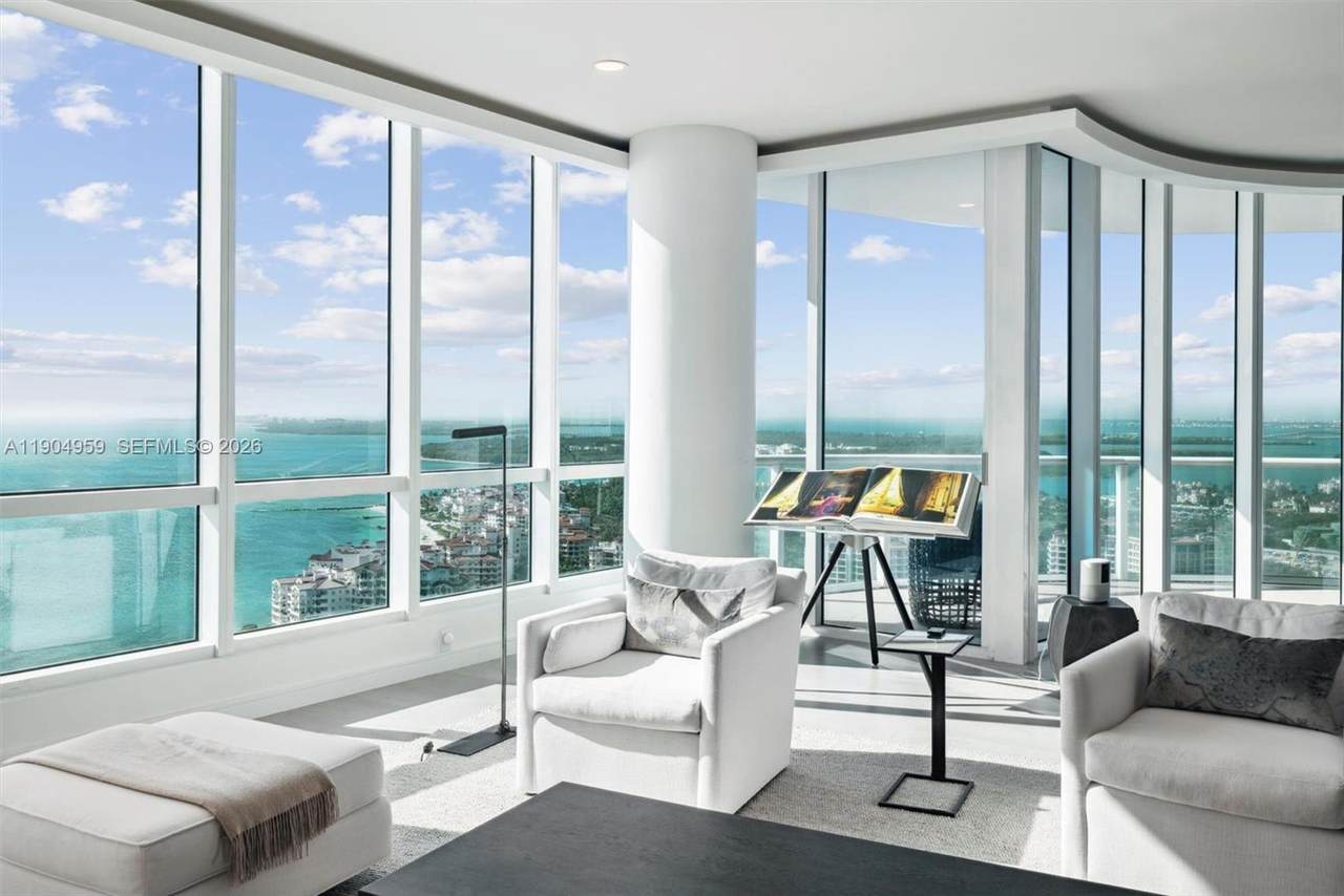 100 Pointe Dr - Photo 1