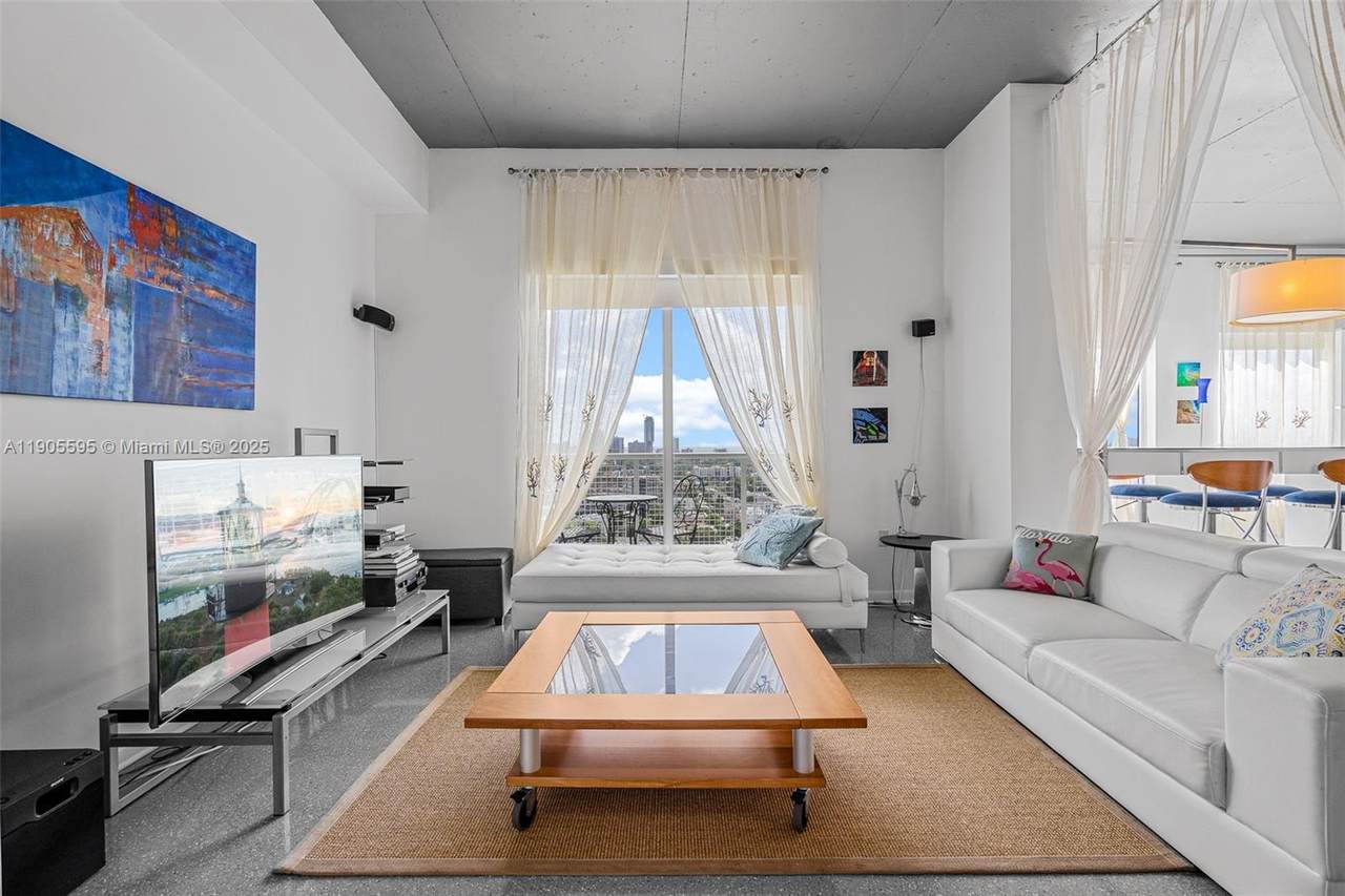 10 South River Dr - Photo 1