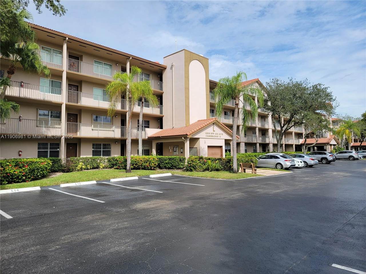 https://bt-photos.global.ssl.fastly.net/miami/1280_boomver_2_A11906981-2.jpg