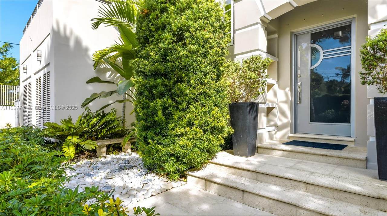 4805 Cherokee Ave - Photo 1