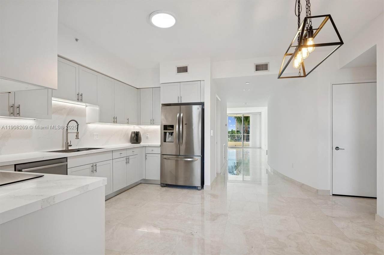 717 Crandon Blvd - Photo 1