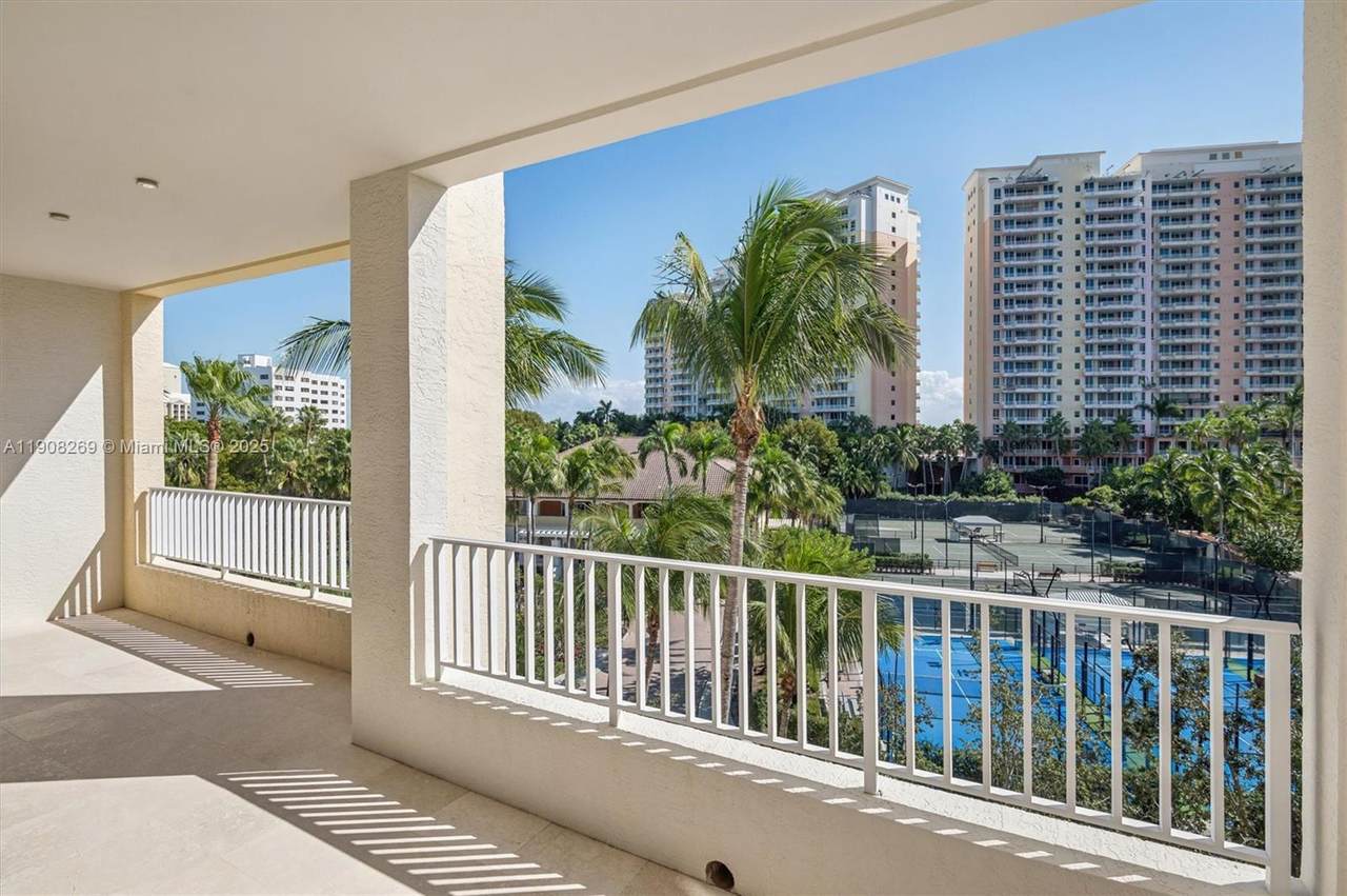 https://bt-photos.global.ssl.fastly.net/miami/1280_boomver_2_A11908269-2.jpg