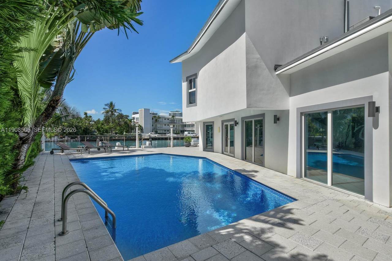 https://bt-photos.global.ssl.fastly.net/miami/1280_boomver_2_A11908506-2.jpg